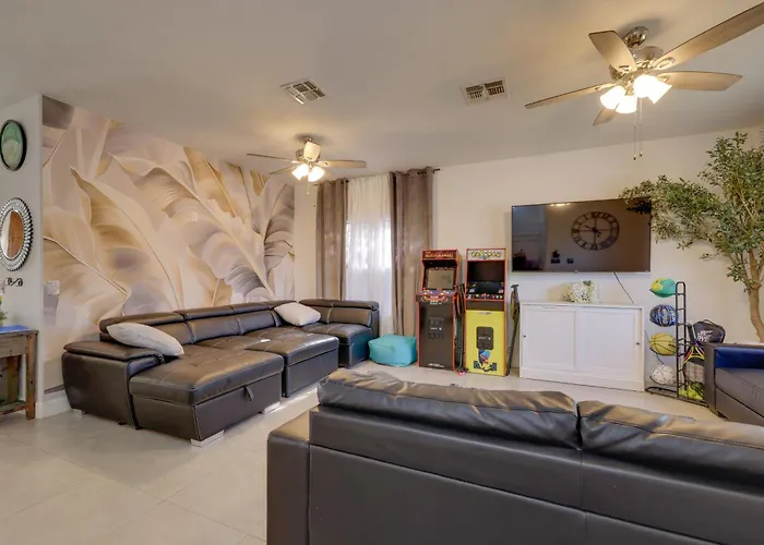 Family W/ Community Perks In * Peoria